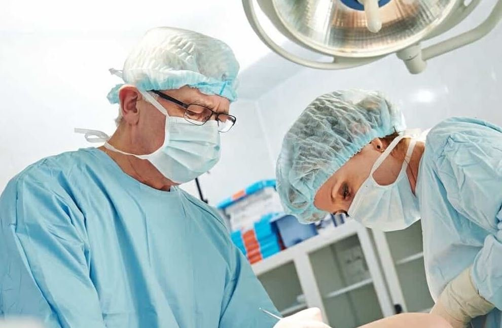 Симультанные и сочетанные операции в пластической хирургии